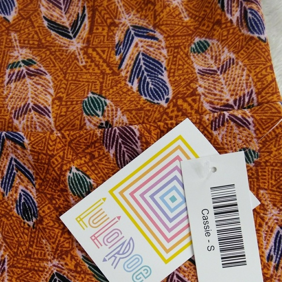 LulaRoe Cassie S pencil skirt NWT - Picture 3 of 5